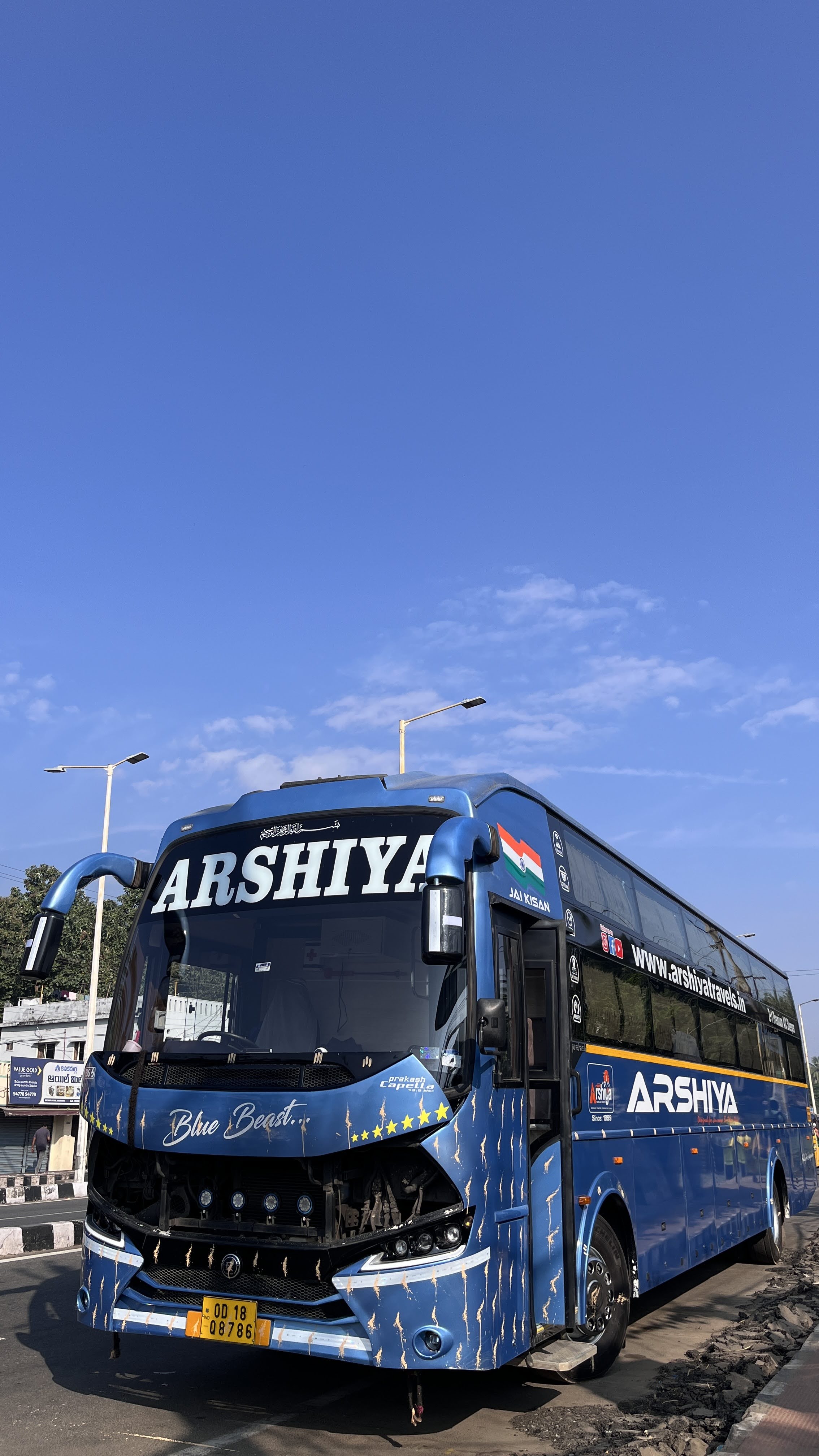 Vehicle Image 8-0