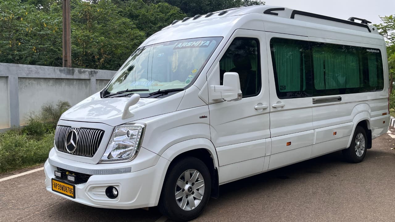 Vehicle Image 13